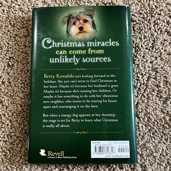 The Christmas Dog by Melody Carlson 176 pages - Picture 2 of 8